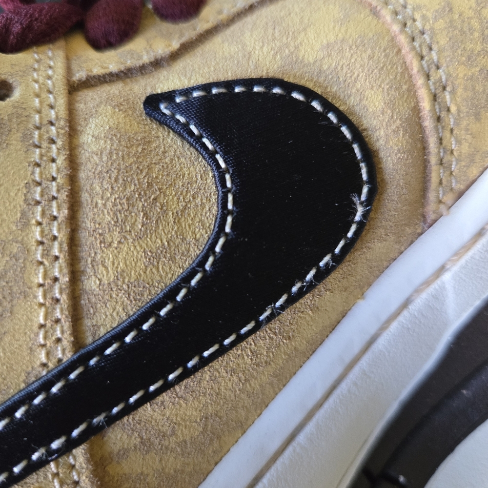 Nike SB Dunk Low Pro City Of Cinema Gold FZ1278-200 Size 6.5 Men Or 8 Women - Picture 10 of 16